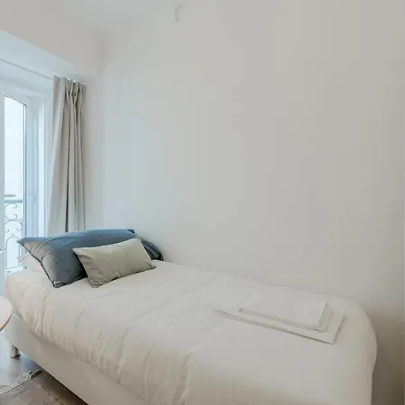 Sunny Bairro Alto & Chiado Apartment, By Timecooler Lissabon