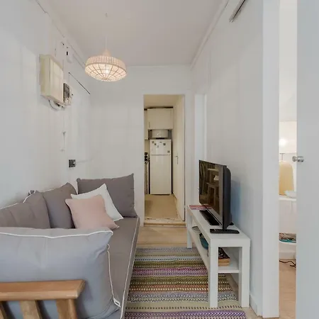 Daire Sunny Bairro Alto & Chiado Apartment, By Timecooler *
