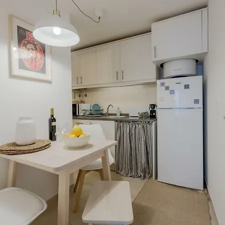 Sunny Bairro Alto & Chiado Apartment, By Timecooler Apartamento *