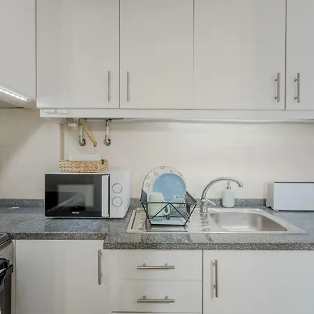 Sunny Bairro Alto & Chiado Apartment, By Timecooler Appartement *