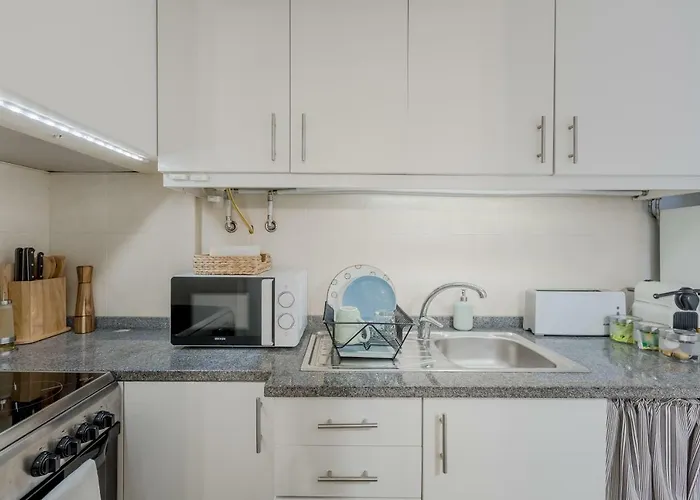 Sunny Bairro Alto & Chiado Apartment, By Timecooler Apartment *