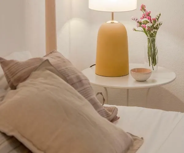 Sunny Bairro Alto & Chiado Apartment, By Timecooler Lissabon