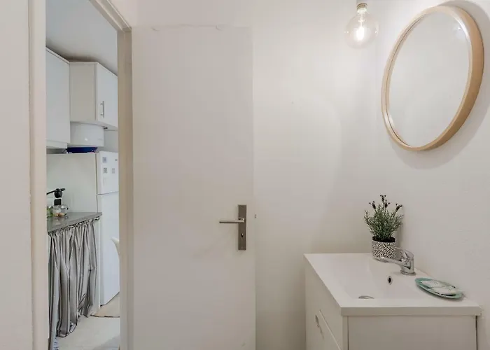 Sunny Bairro Alto & Chiado Apartment, By Timecooler Apartment Lissabon